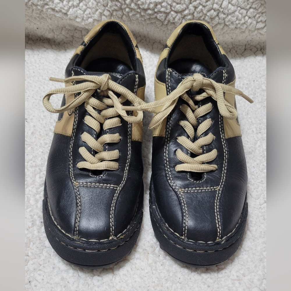 Born Leather Saddle Style Shoes